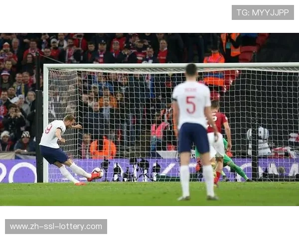 洲际杯决赛克瓦拉茨赫利亚铲射空门，大巴黎先拔头筹